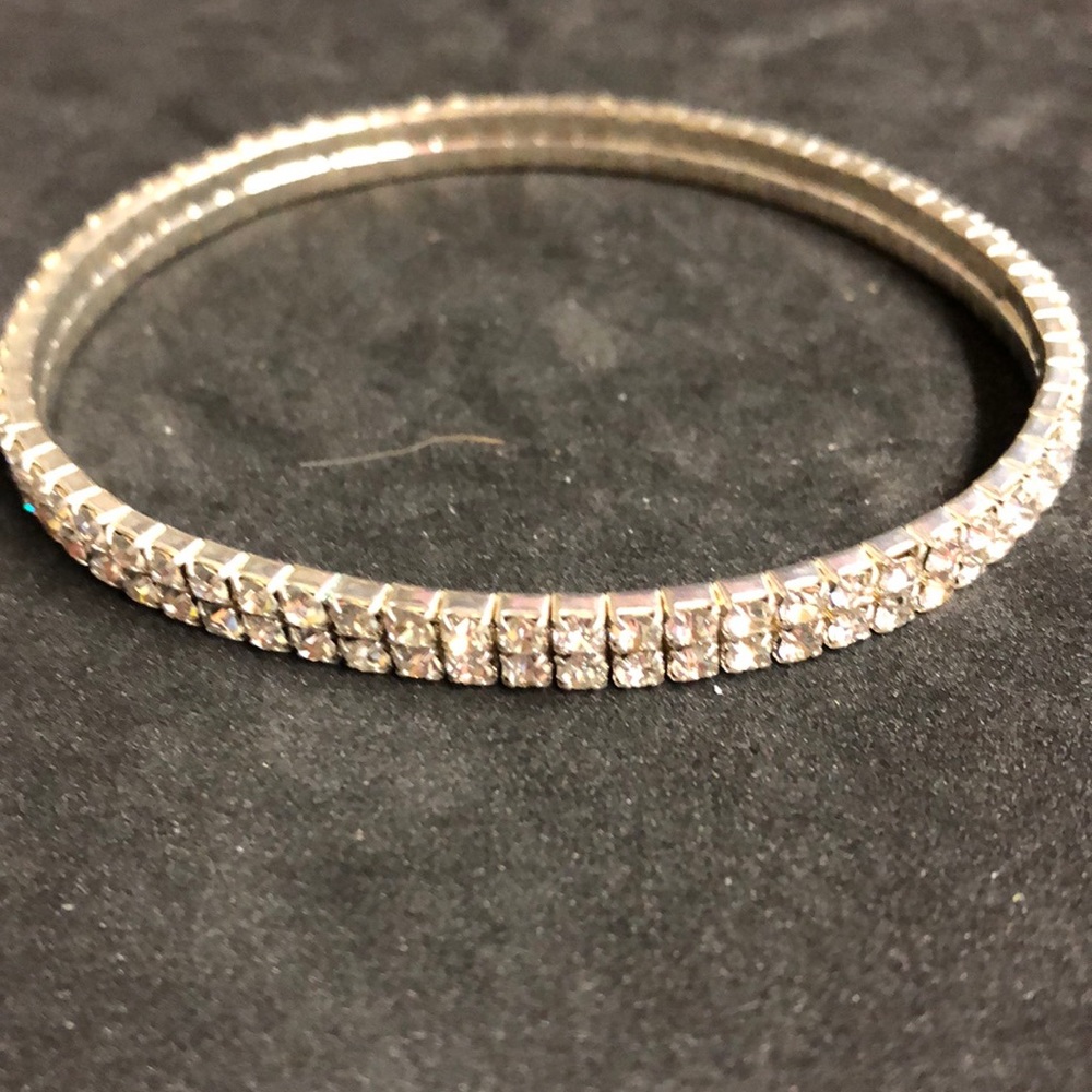 Tennis bracelet